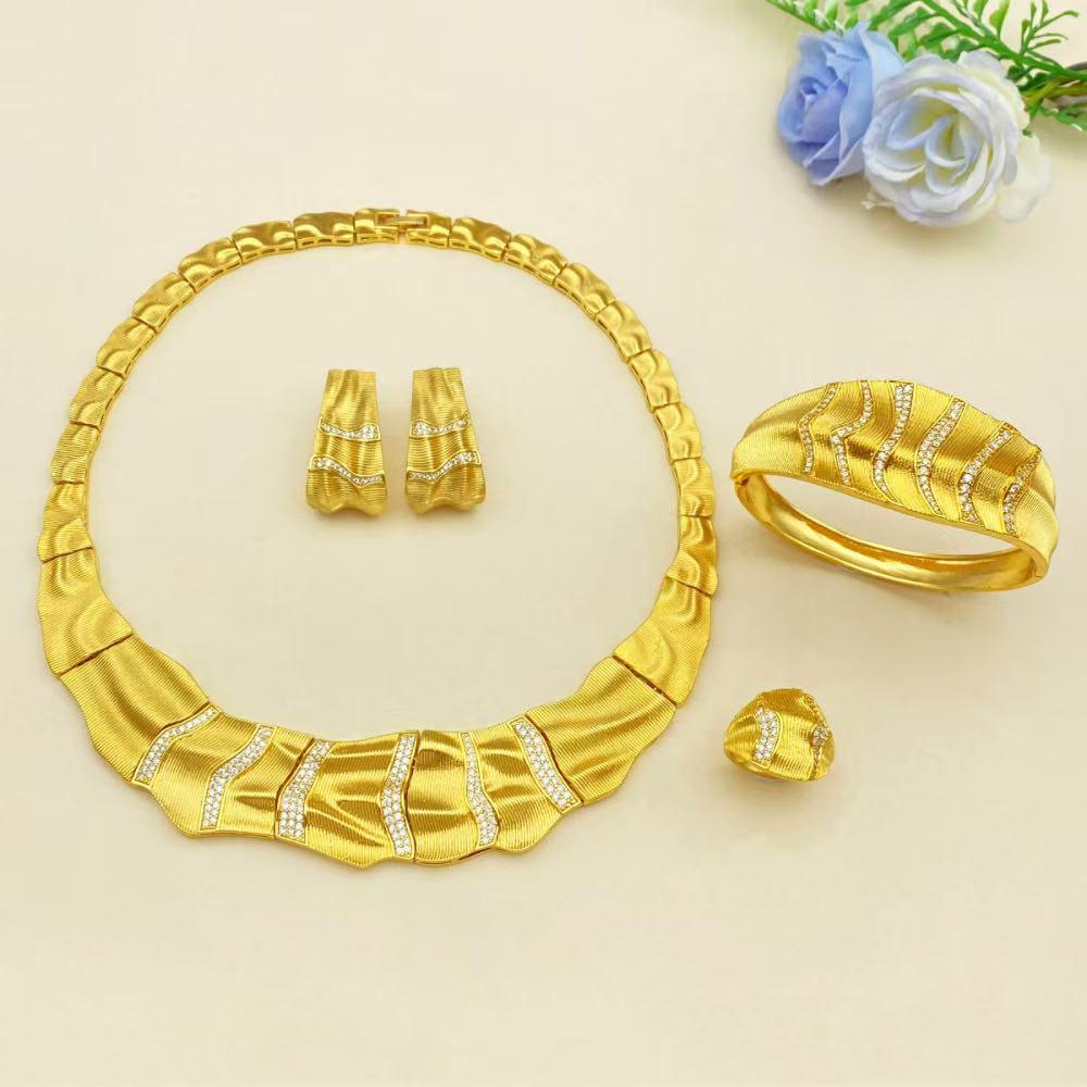 Conjunto de Joias em Latão Ban - Women Accessories Uae avaliação e preço
